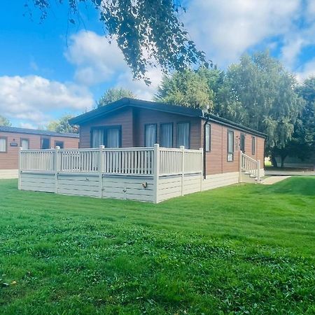 Barakah Lodge With Hot Tub York Exterior foto